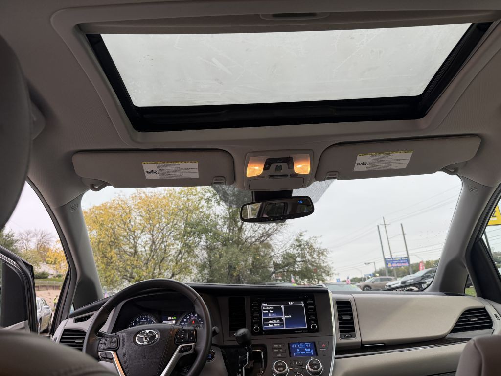 2018 Toyota Sienna Image 20