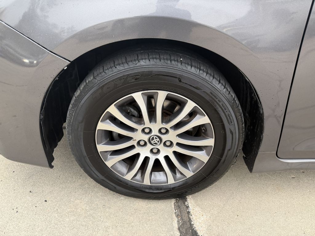 2018 Toyota Sienna Image 21