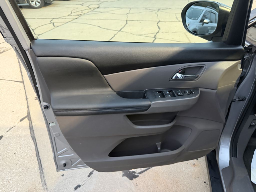 2017 Honda Odyssey Image 9