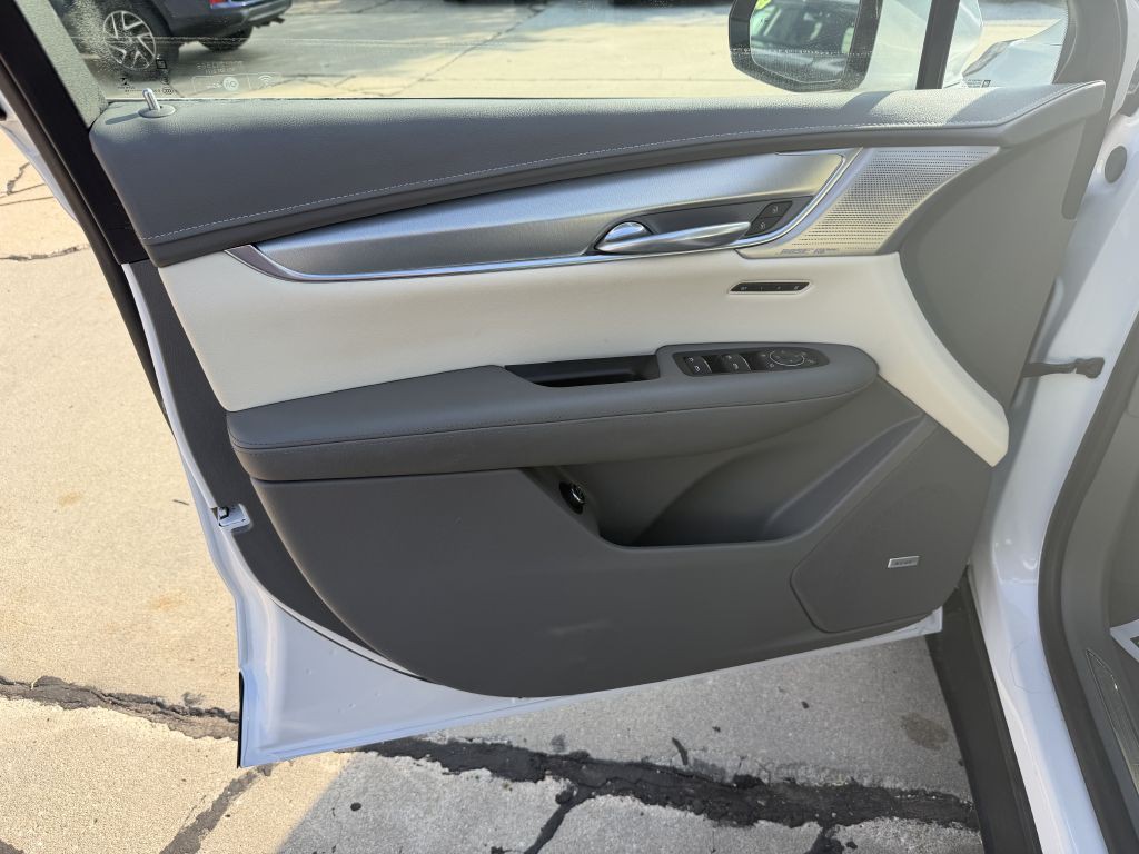2022 Cadillac XT5 Image 10