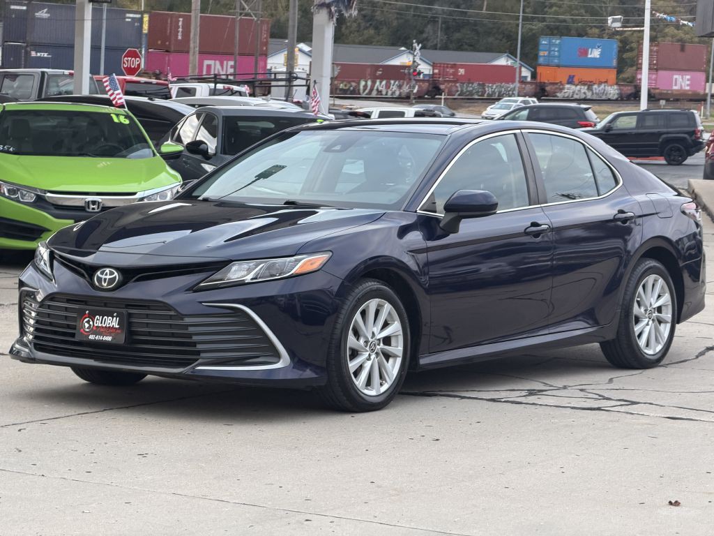 2021 Toyota Camry Image 3
