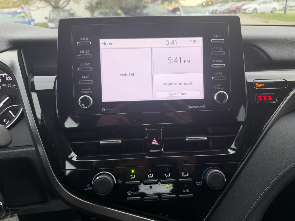 2021 Toyota Camry Image 17