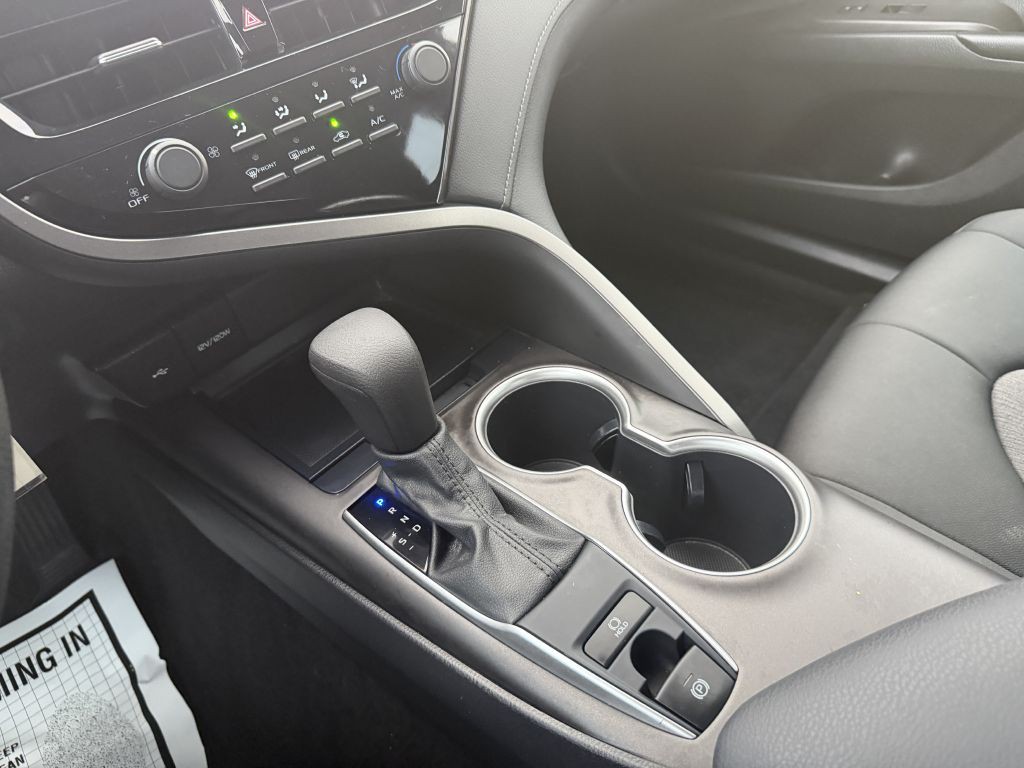 2021 Toyota Camry Image 19