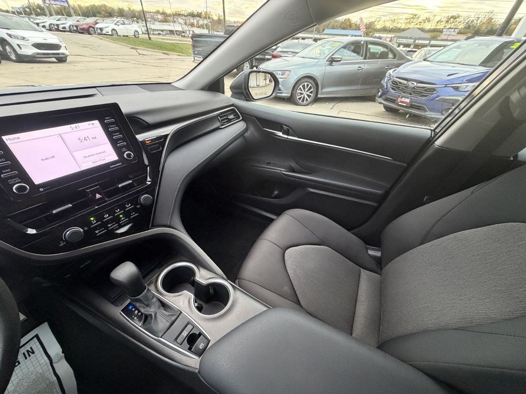 2021 Toyota Camry Image 20