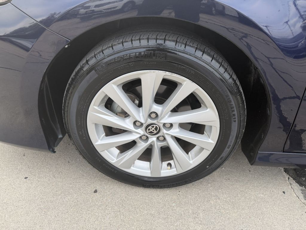 2021 Toyota Camry Image 21