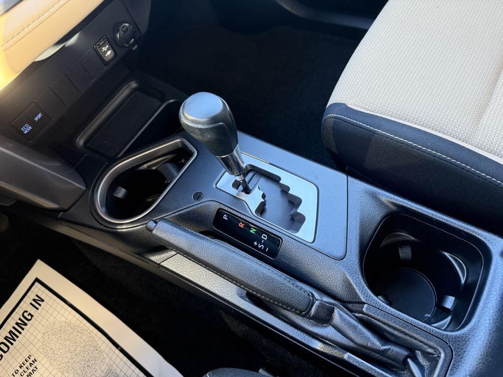 2017 Toyota Rav4 Image 17