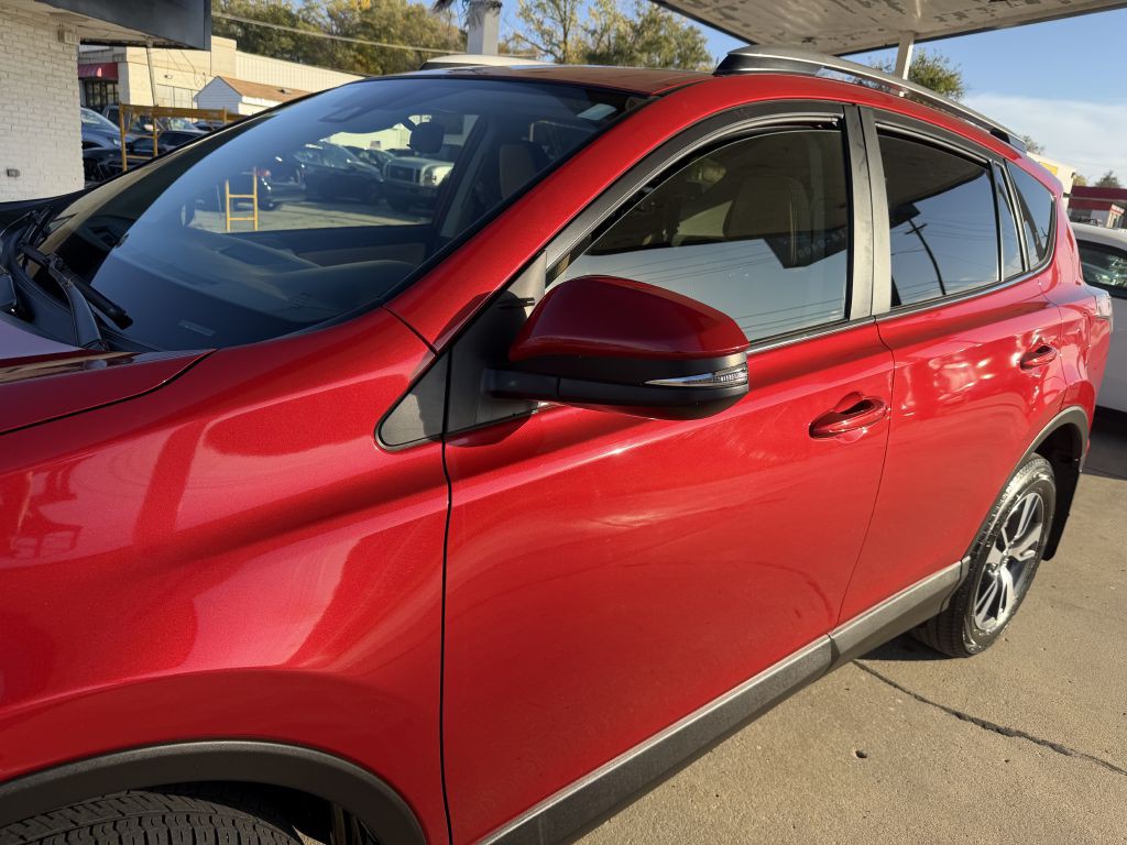 2017 Toyota Rav4 Image 21