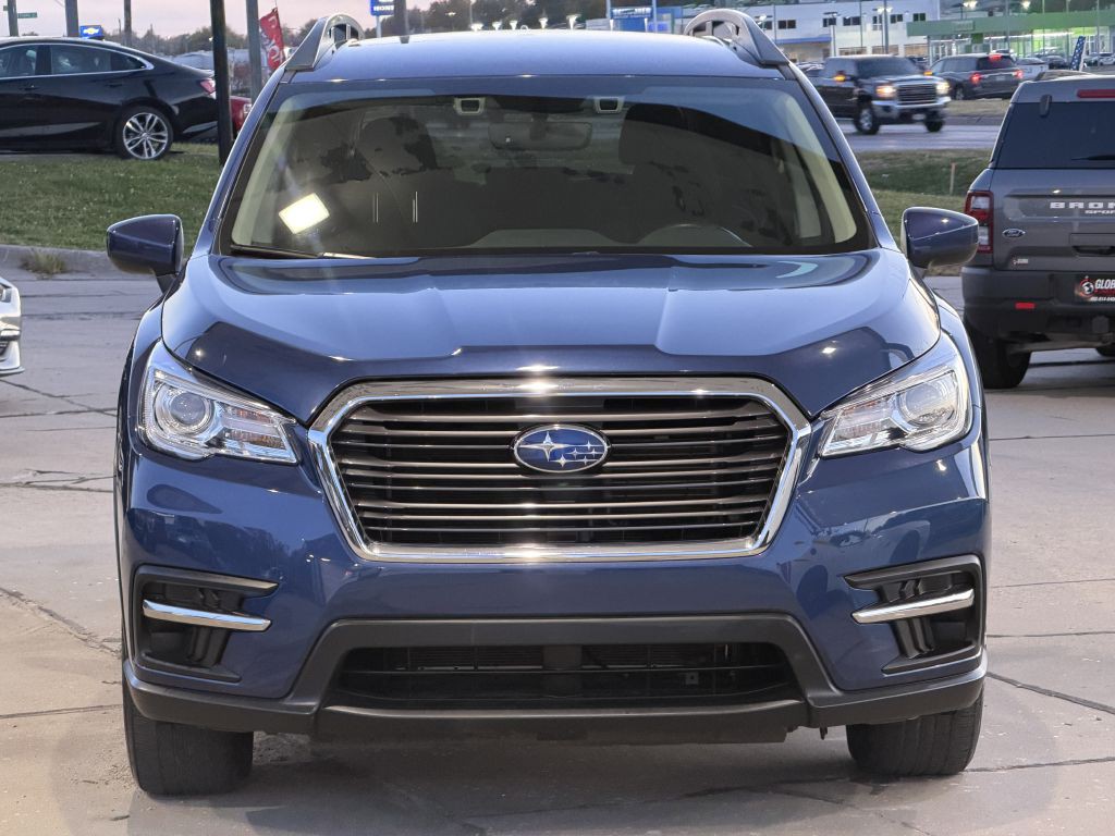 2022 Subaru Ascent Image 2