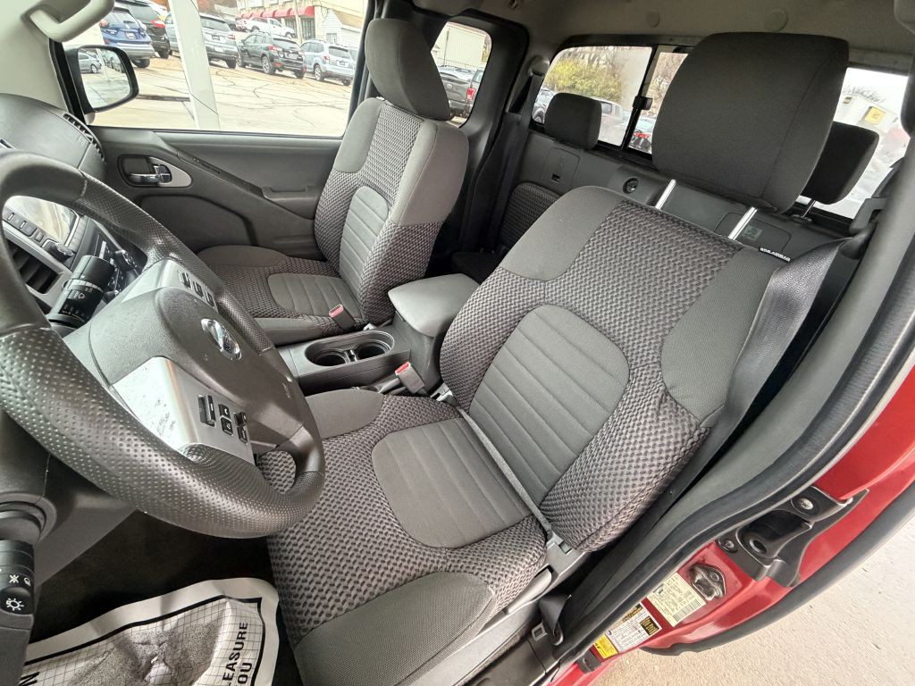 2015 Nissan Frontier Image 12