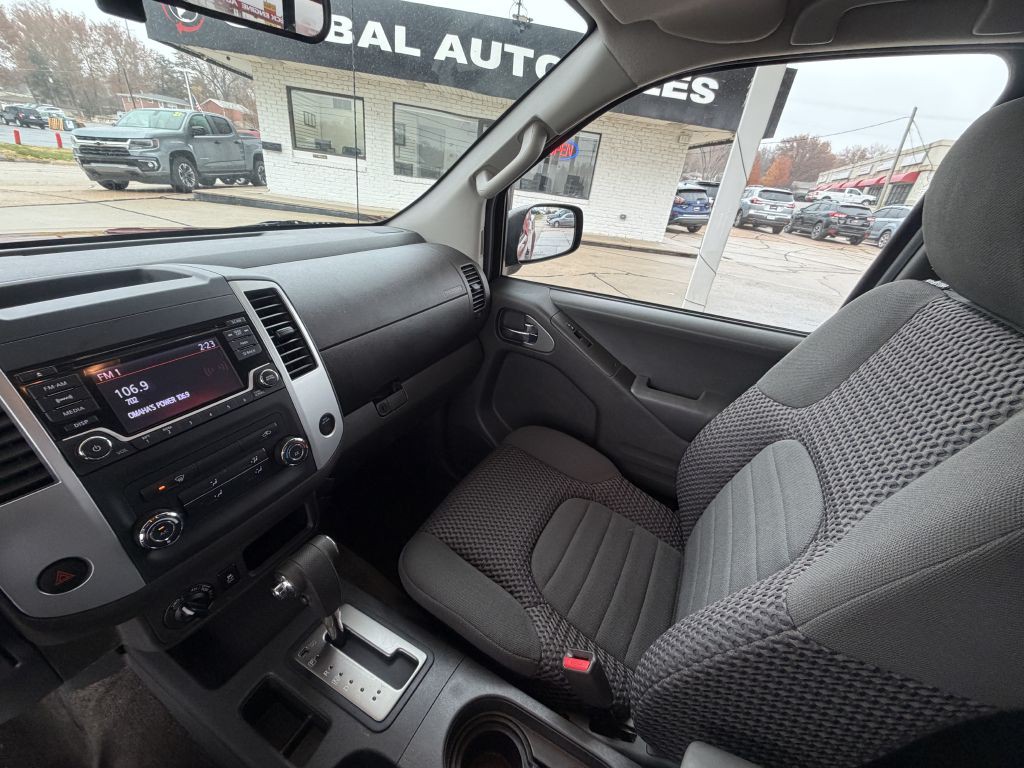 2015 Nissan Frontier Image 18