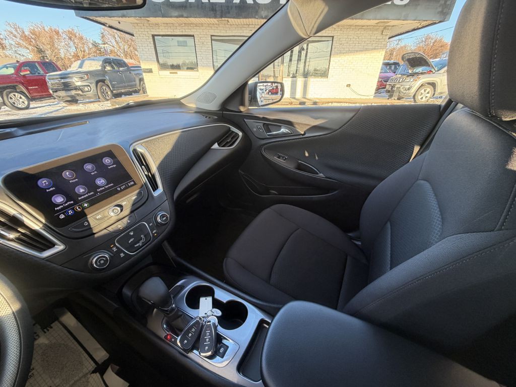 2023 Chevrolet Malibu Image 21