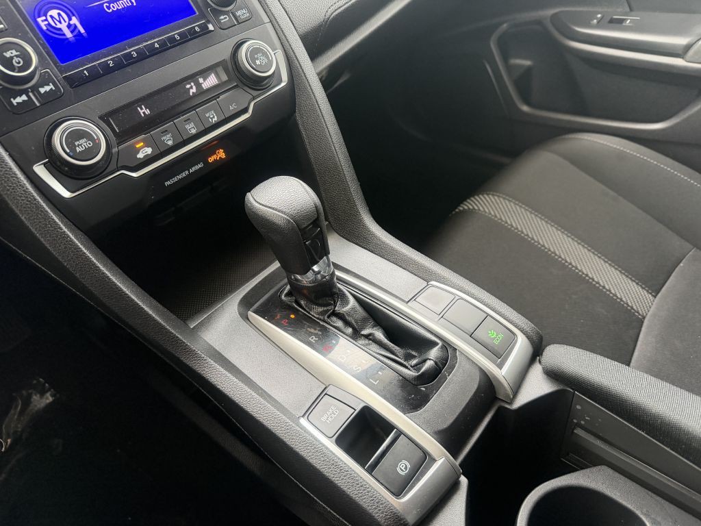 2018 Honda Civic Image 18