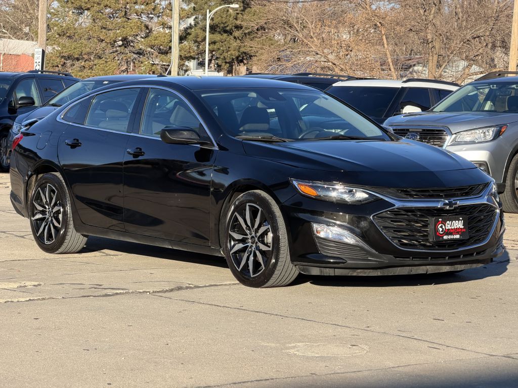 2022 Chevrolet Malibu Image 2