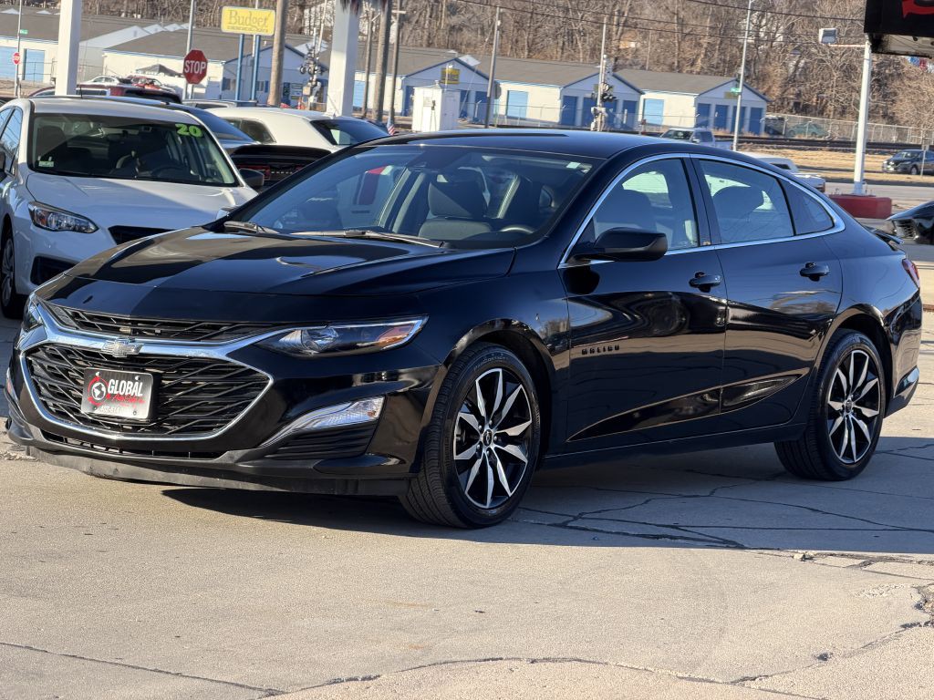 2022 Chevrolet Malibu Image 3