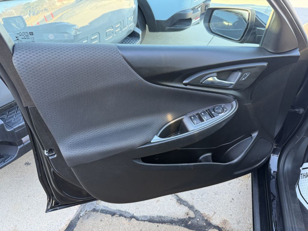 2022 Chevrolet Malibu Image 9