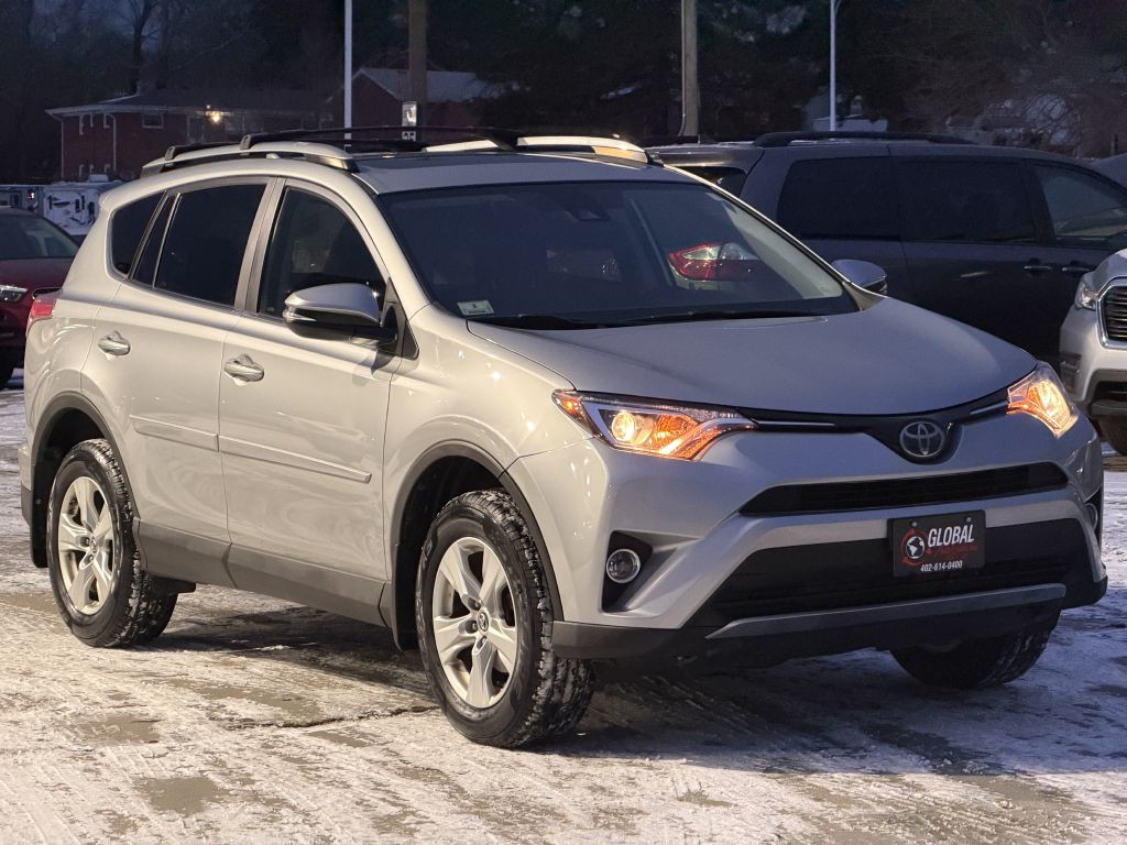 2018 Toyota Rav4 Image 2