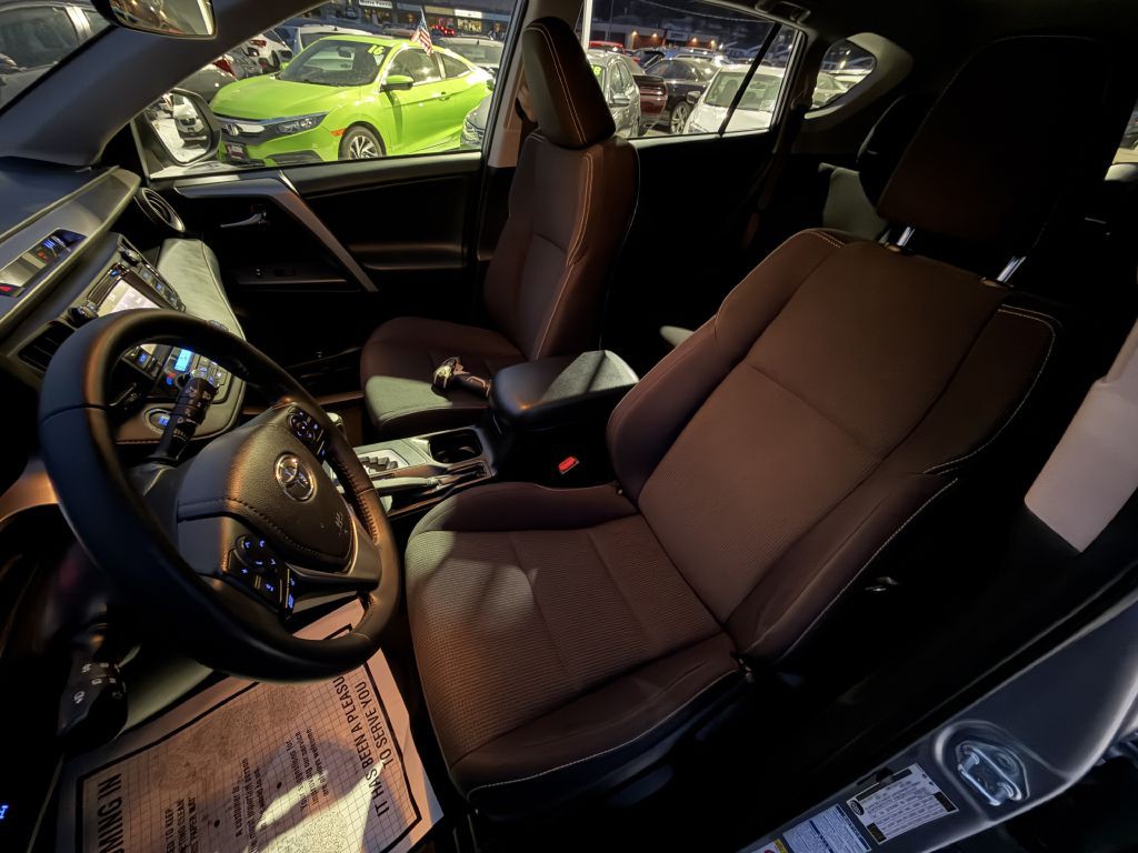 2018 Toyota Rav4 Image 8