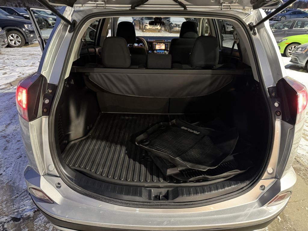 2018 Toyota Rav4 Image 9