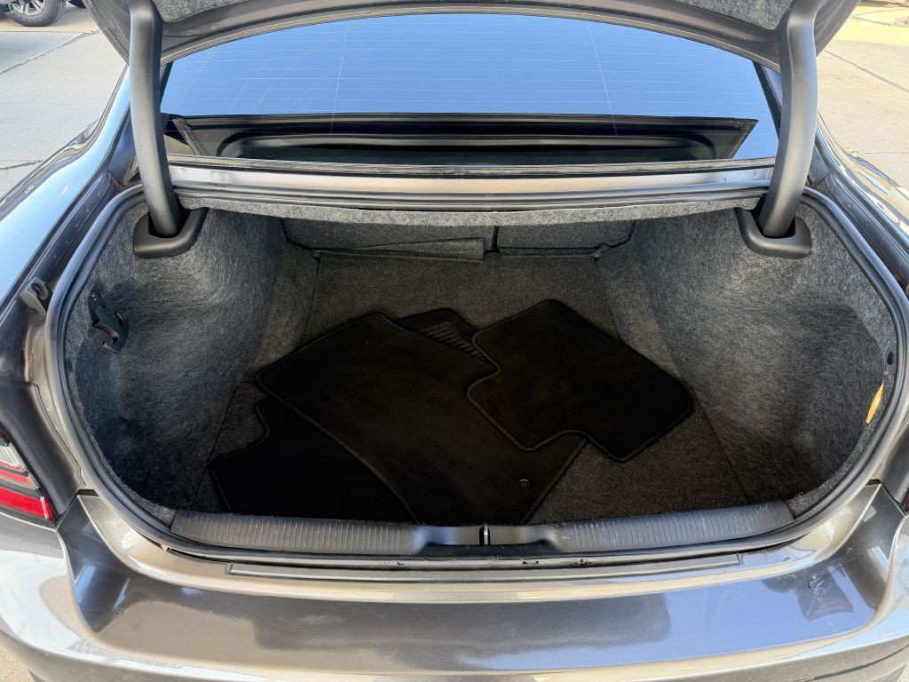 2020 Dodge Charger Image 8