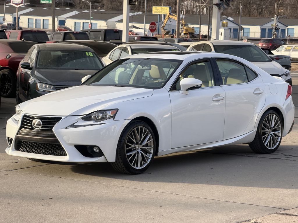 2016 Lexus IS Image 3