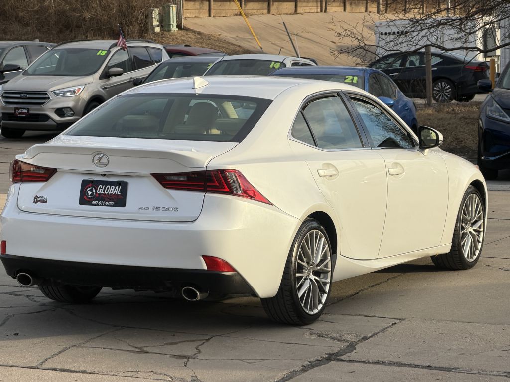 2016 Lexus IS Image 6