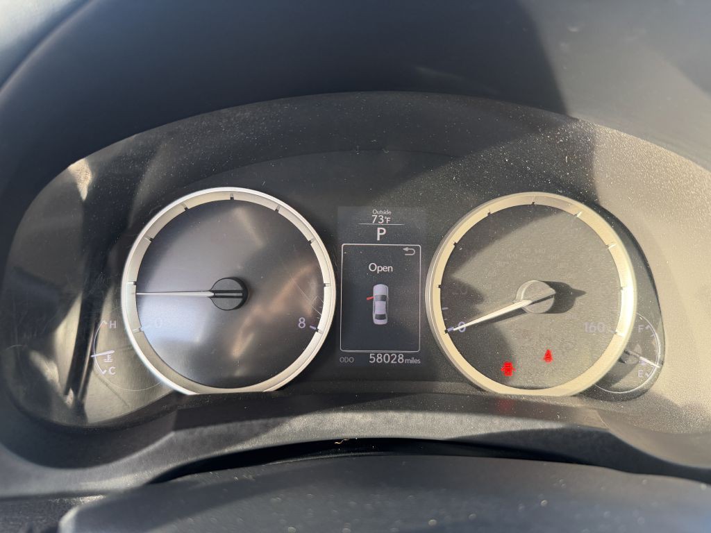 2016 Lexus IS Image 15