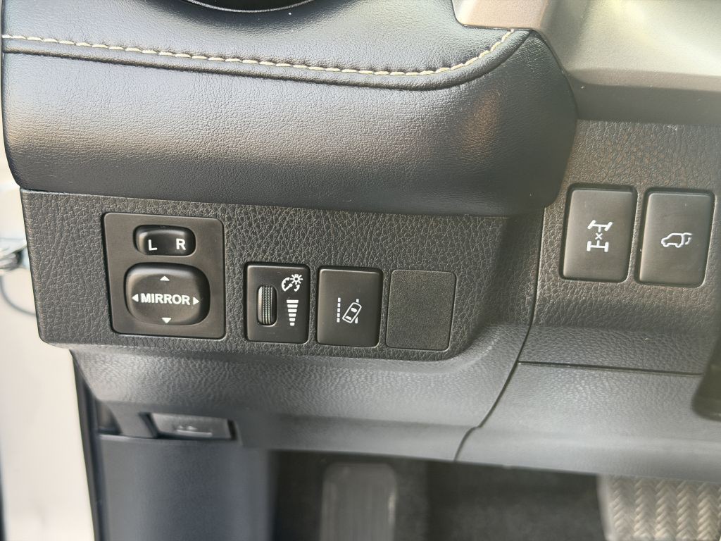 2018 Toyota Rav4 Image 12
