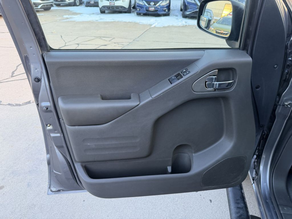 2019 Nissan Frontier Image 9