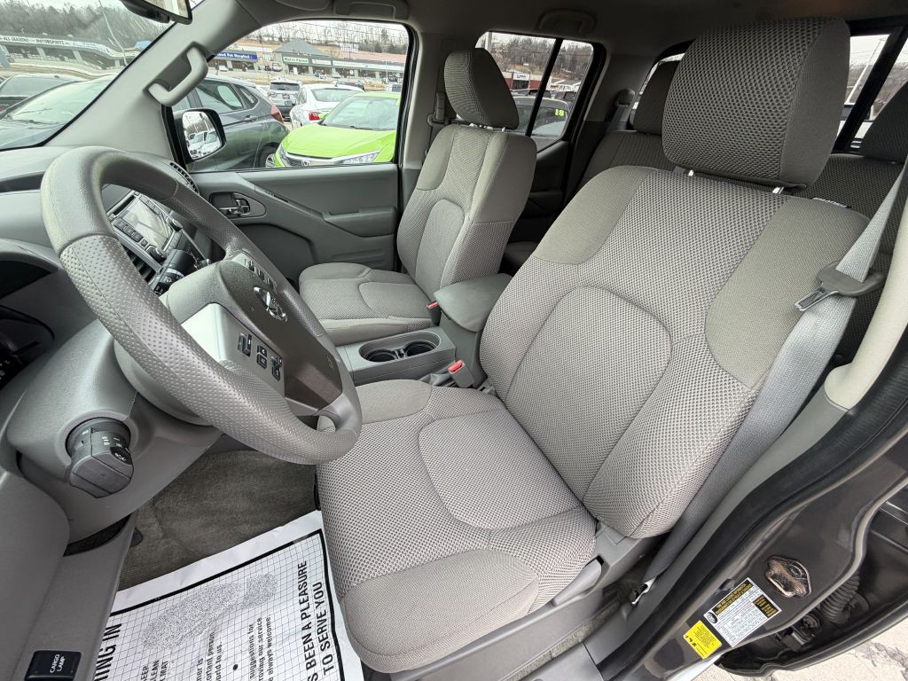 2016 Nissan Frontier Image 9