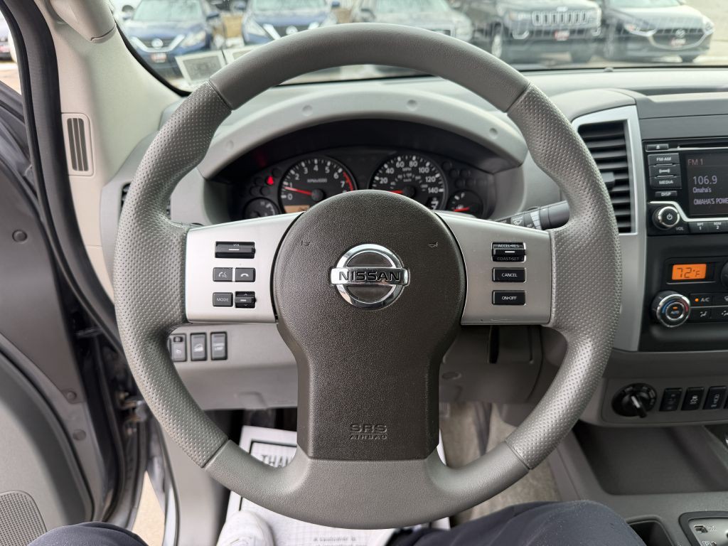 2016 Nissan Frontier Image 11