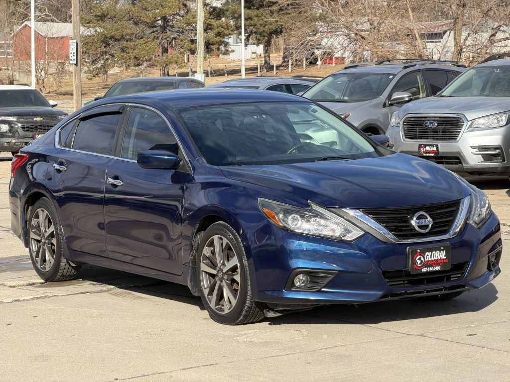 2017 Nissan Altima Image 2