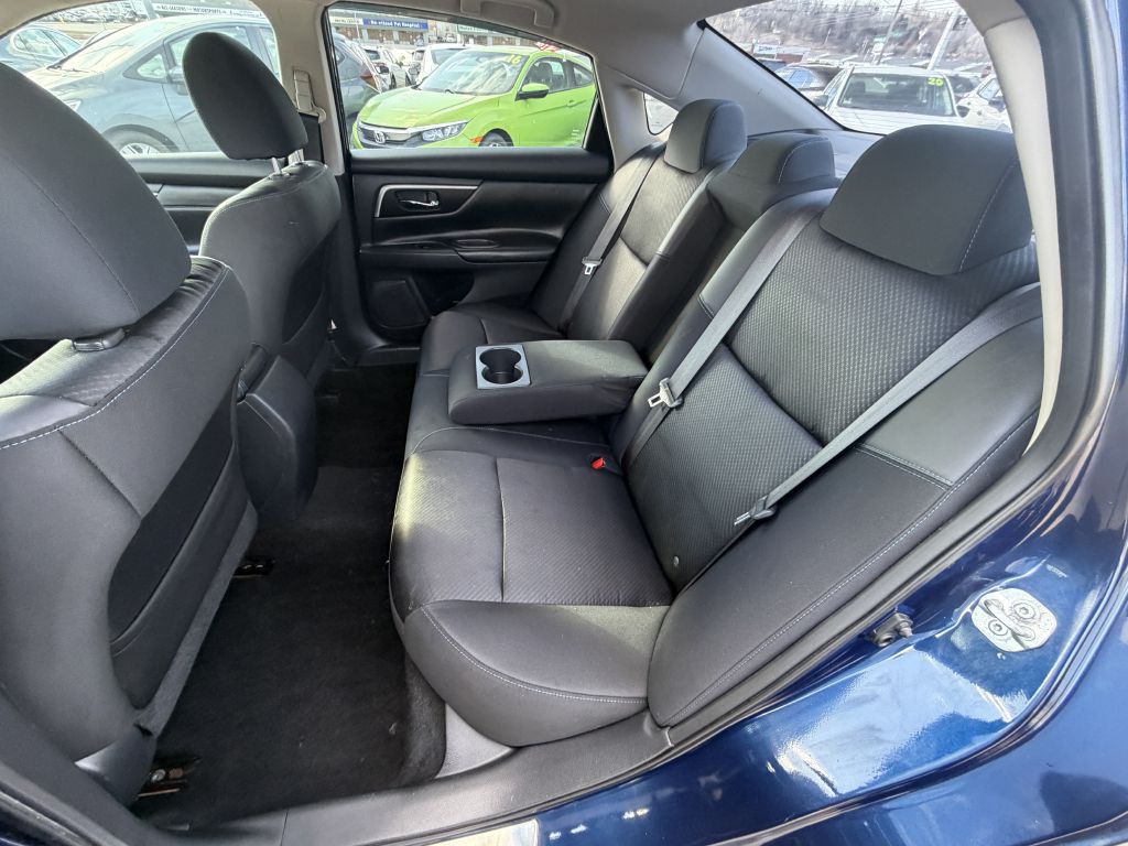 2017 Nissan Altima Image 11