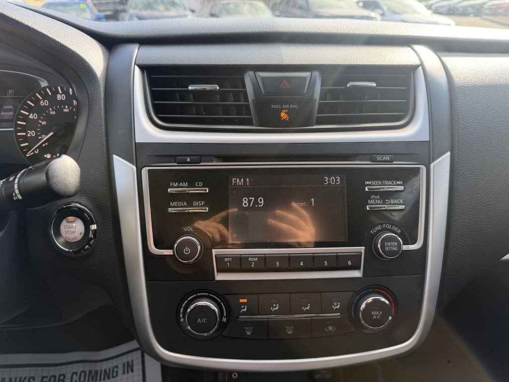 2017 Nissan Altima Image 14