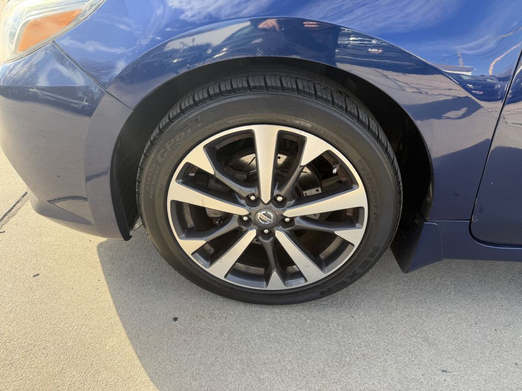 2017 Nissan Altima Image 17