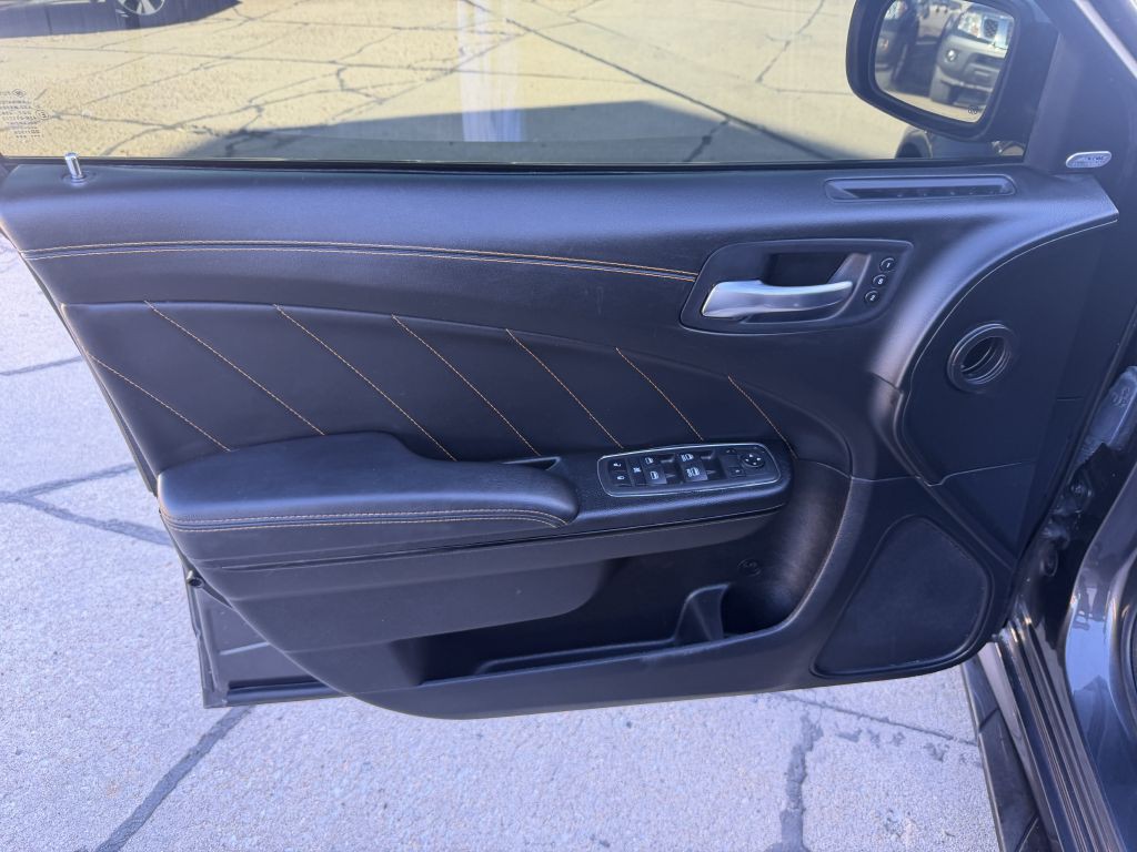 2022 Dodge Charger Image 9