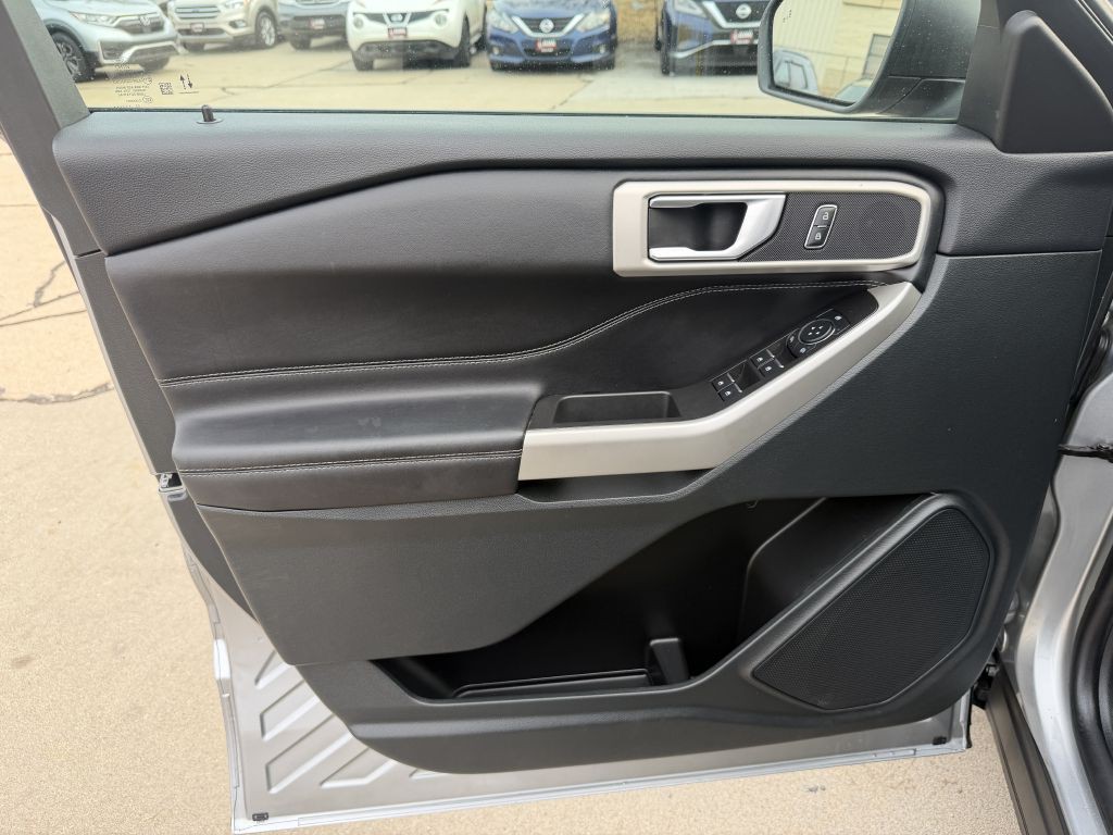 2023 Ford Explorer Image 9