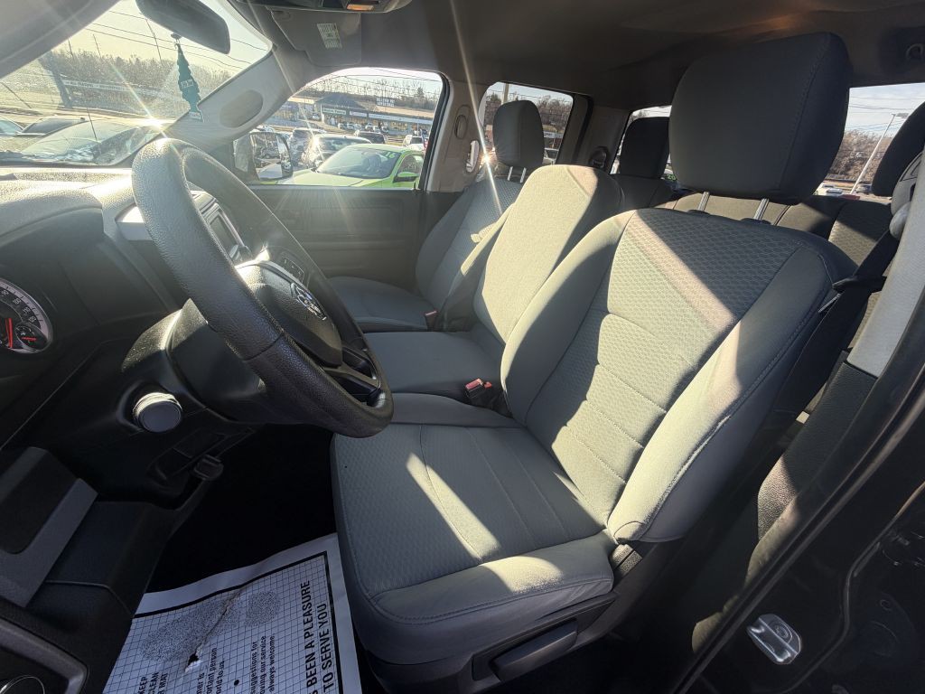 2017 RAM 1500 Image 9