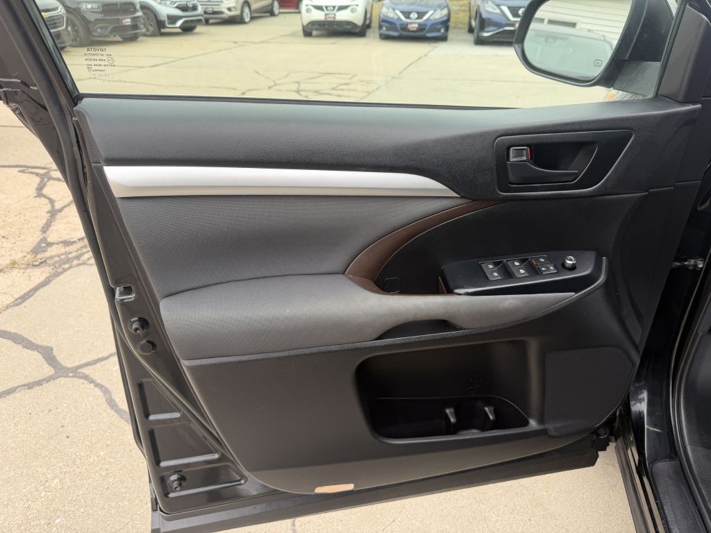 2018 Toyota Highlander Image 9