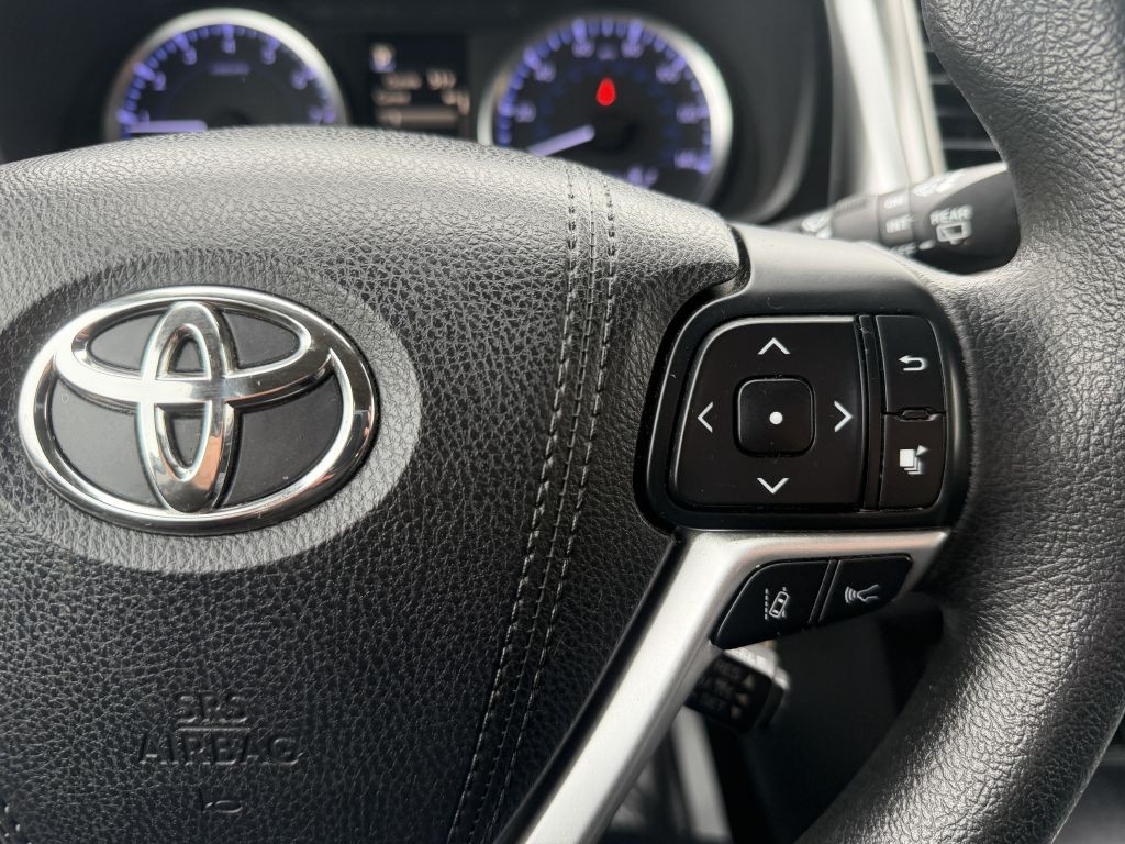 2018 Toyota Highlander Image 14