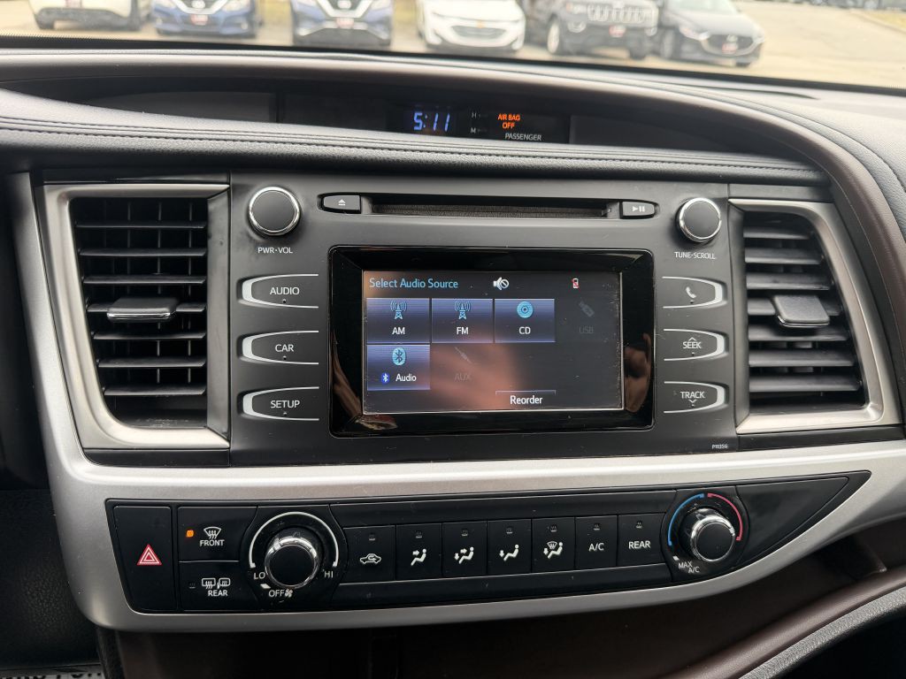 2018 Toyota Highlander Image 16