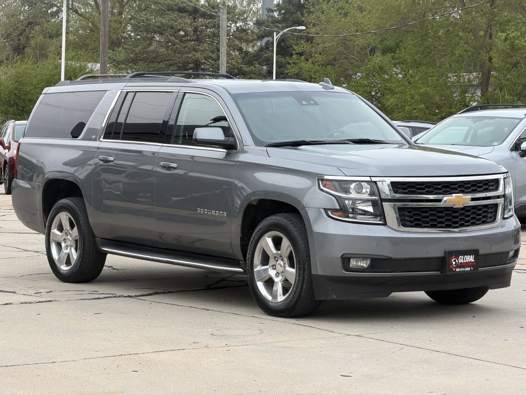 2018 Chevrolet Suburban Image 2