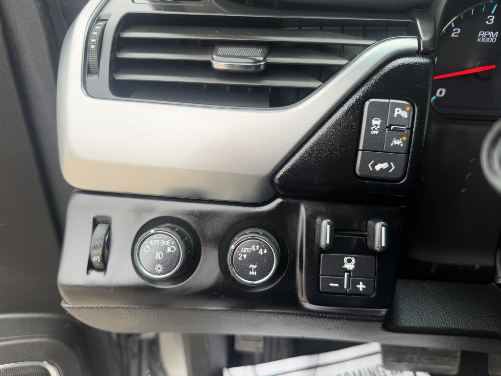 2018 Chevrolet Suburban Image 13