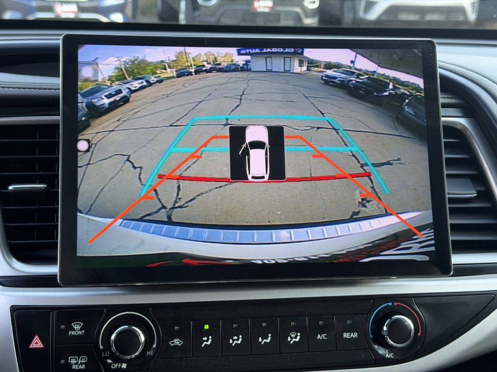 2019 Toyota Highlander Image 16