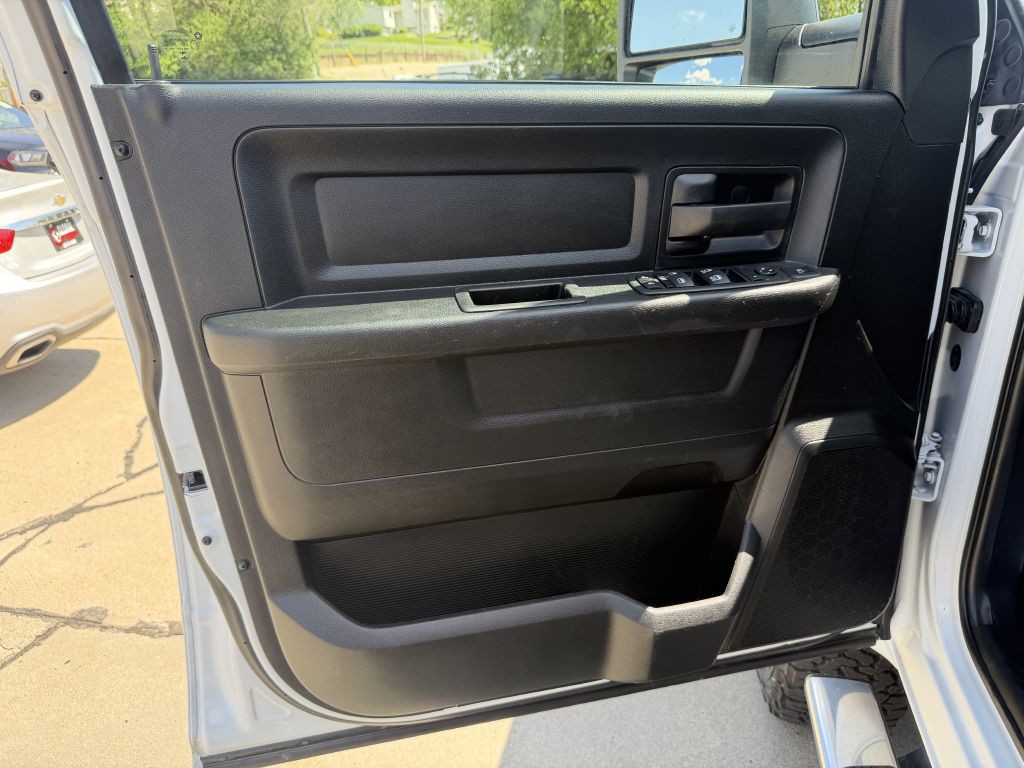 2023 RAM 2500 Image 9