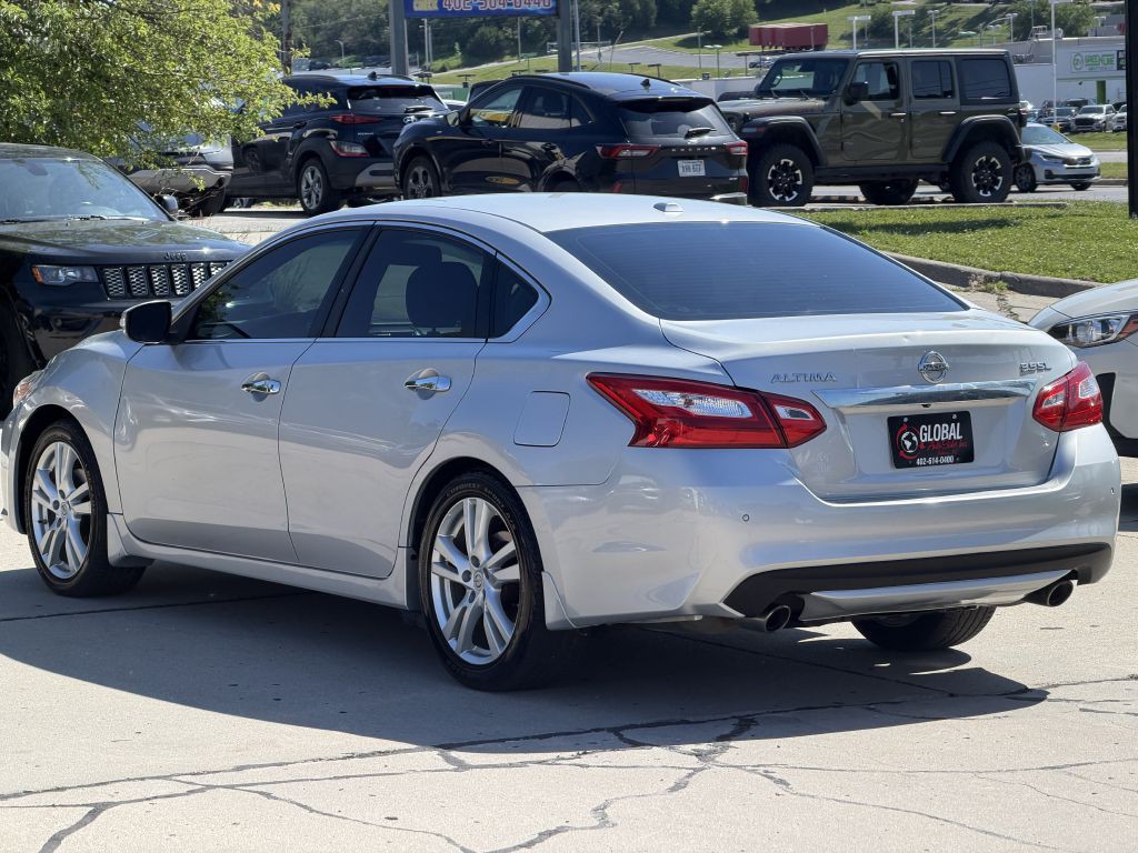 2016 Nissan Altima Image 5