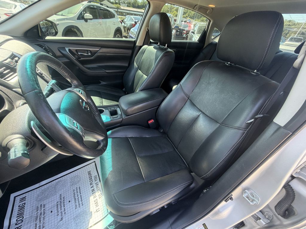 2016 Nissan Altima Image 10