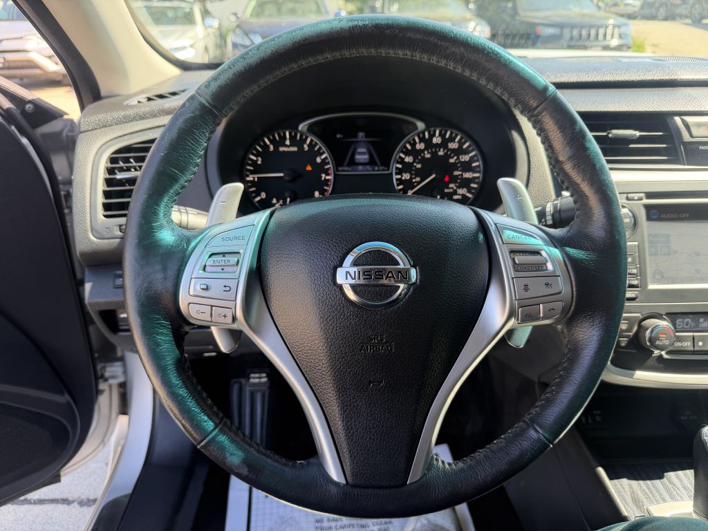 2016 Nissan Altima Image 13