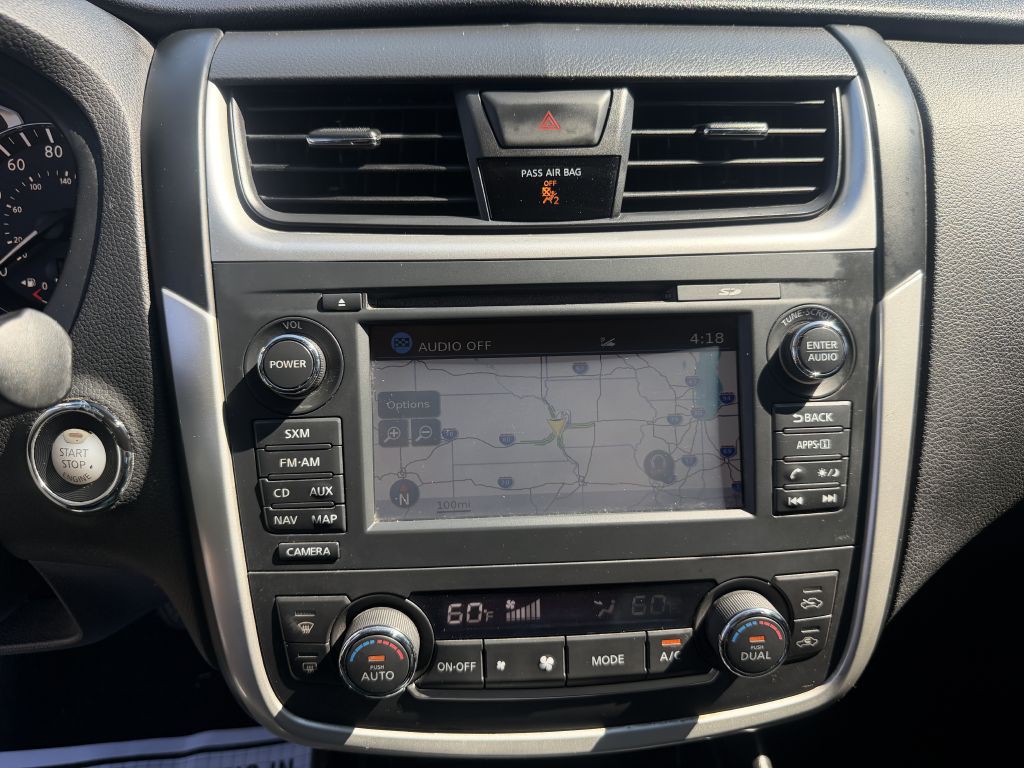 2016 Nissan Altima Image 16