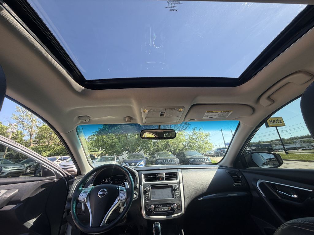 2016 Nissan Altima Image 21