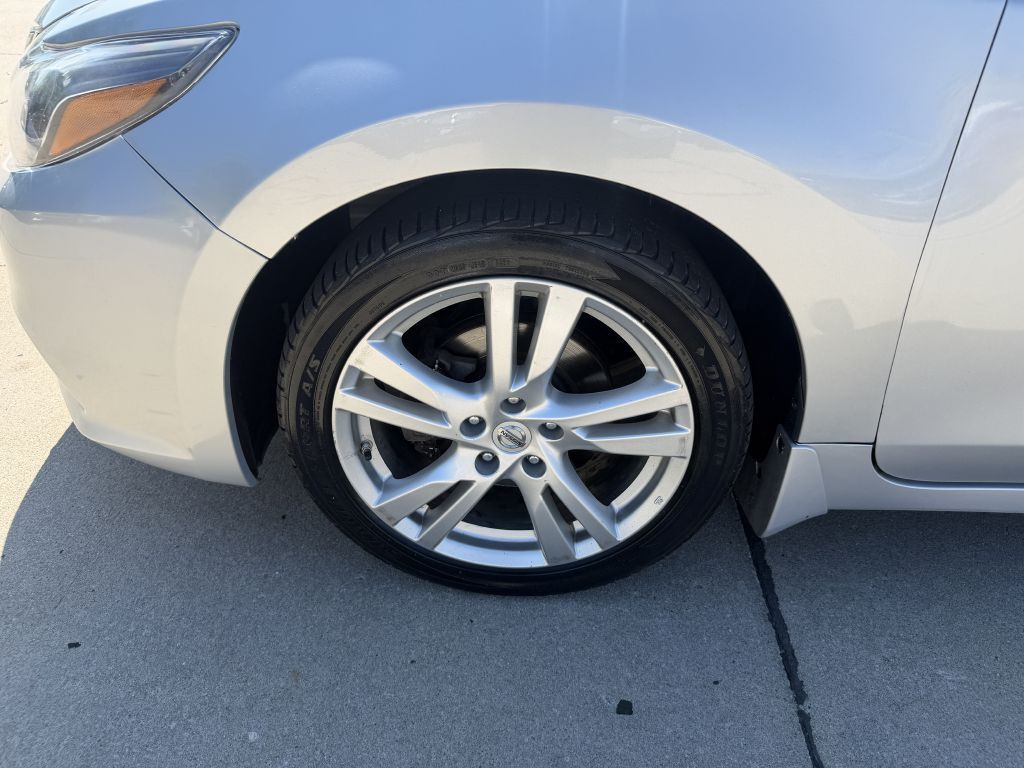 2016 Nissan Altima Image 22